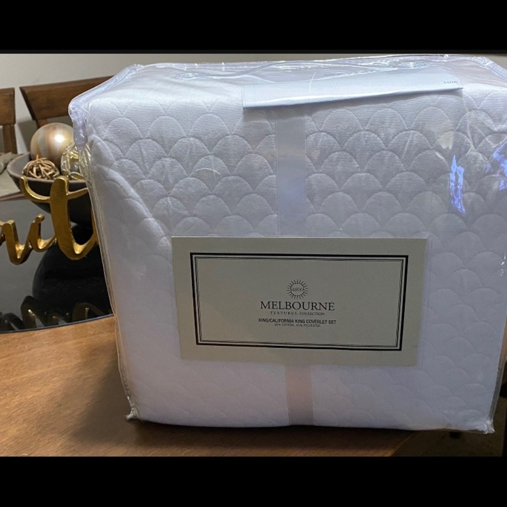 1 Wayfair Surya Melbourne California King Set (New)